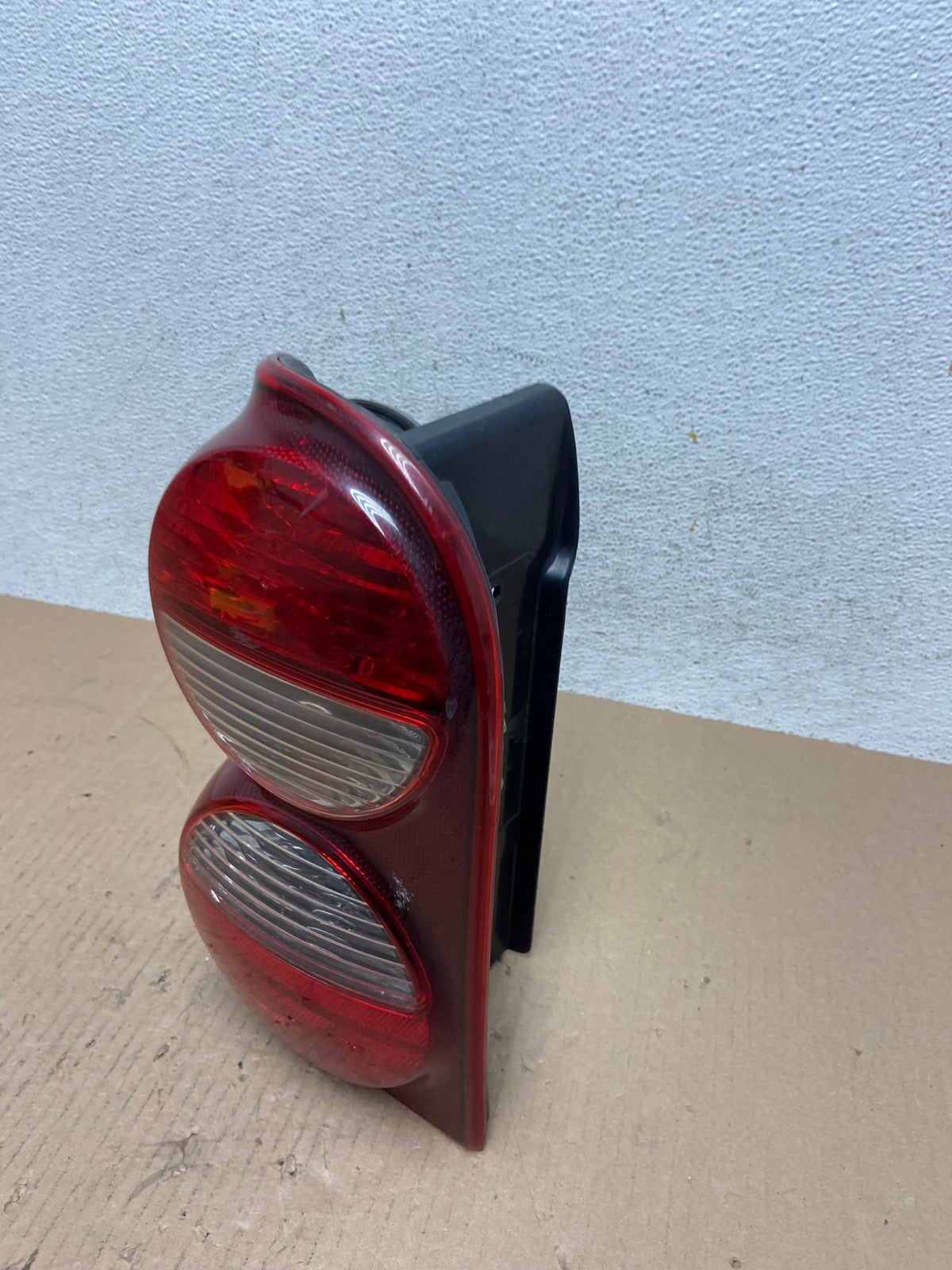 2005 2006 2007 Jeep Liberty Left Driver Lh Side Tail Light AE7322 LK1