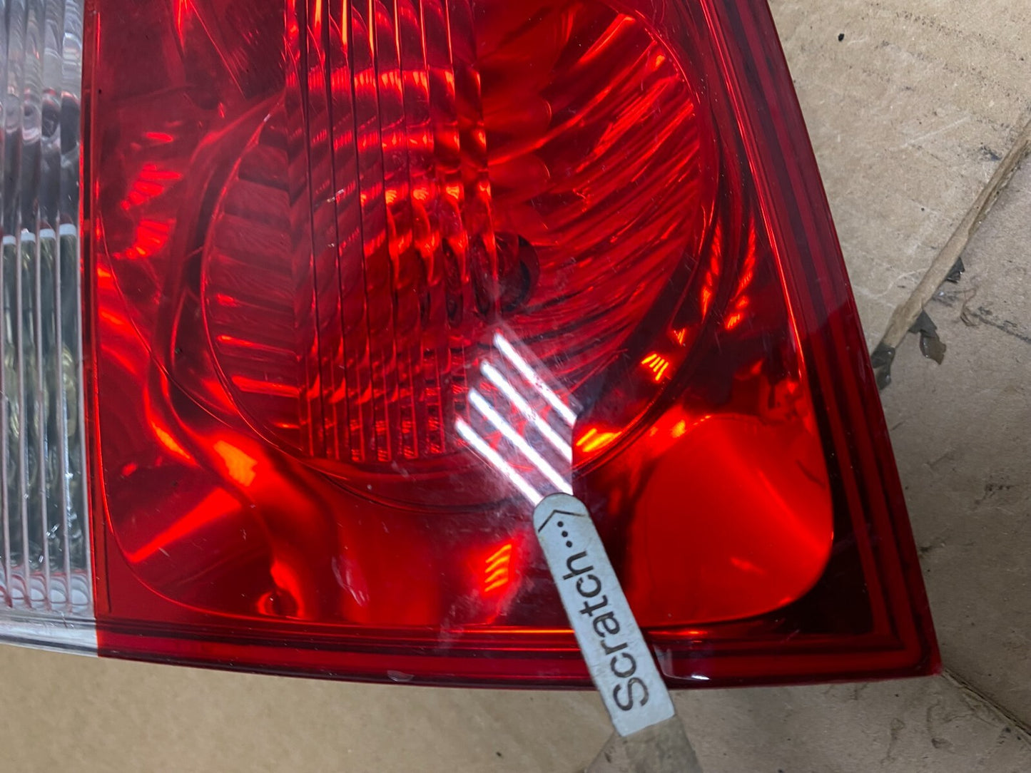 2004-2007 Volkswagen Touareg Right Passenger Rh Side Inner Tail Light Oem O73784