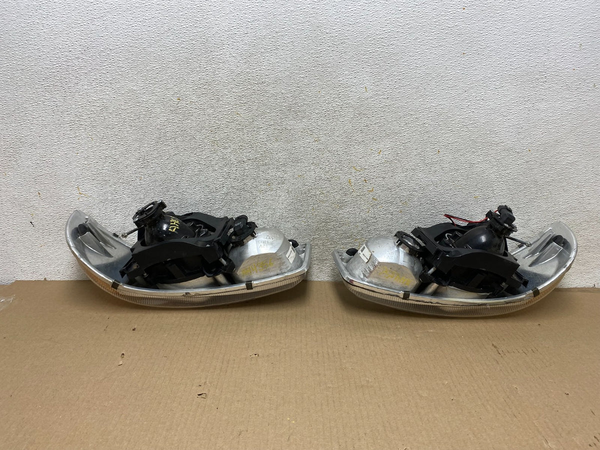 1999- 2006 GMC Sierra Left+Right Set Projector Headlights AH4356 DG5
