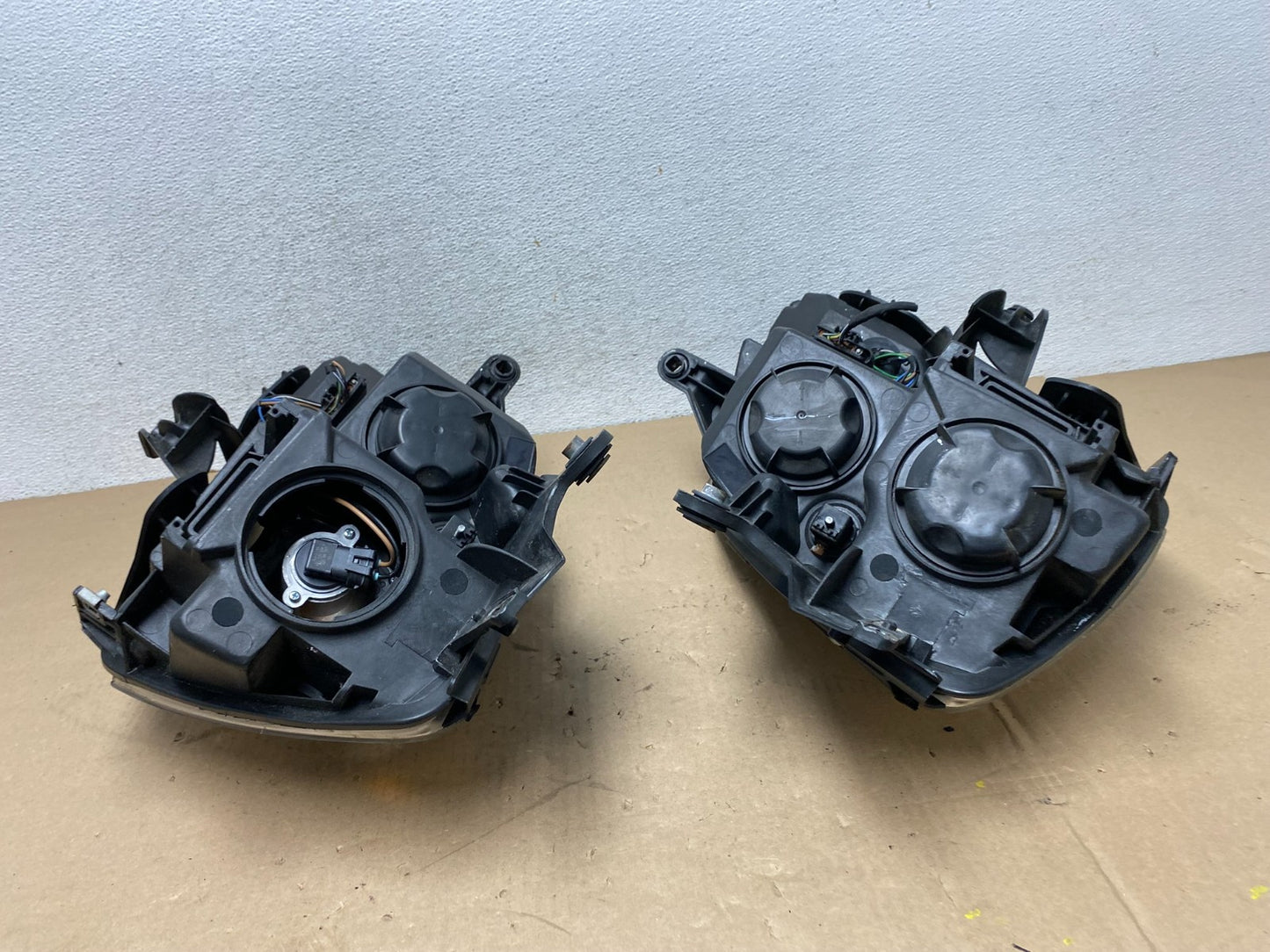 2007 to 2012 Gmc Acadia Halogen Headlights Left+Right Side AG4088 DW13
