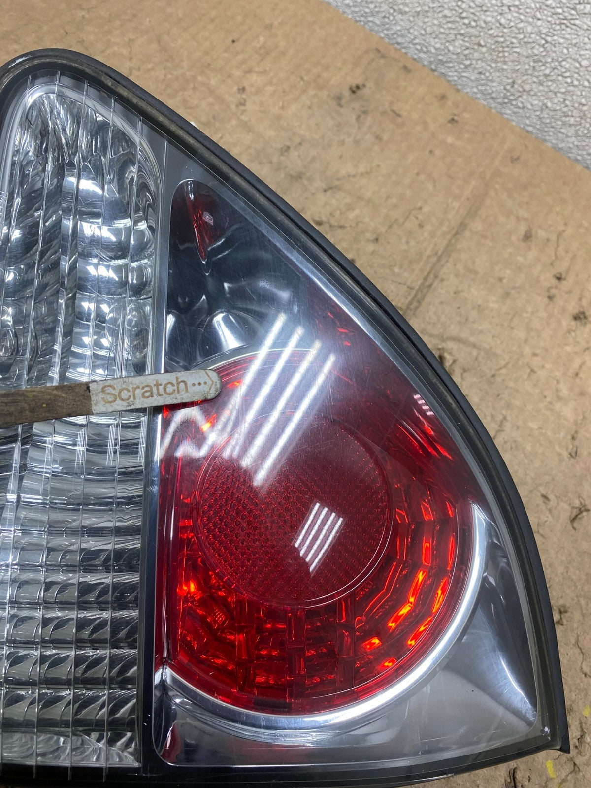 2000-2003 Lexus RX300 Right Passenger Side Rear Inner Tail Light V4533 DW3