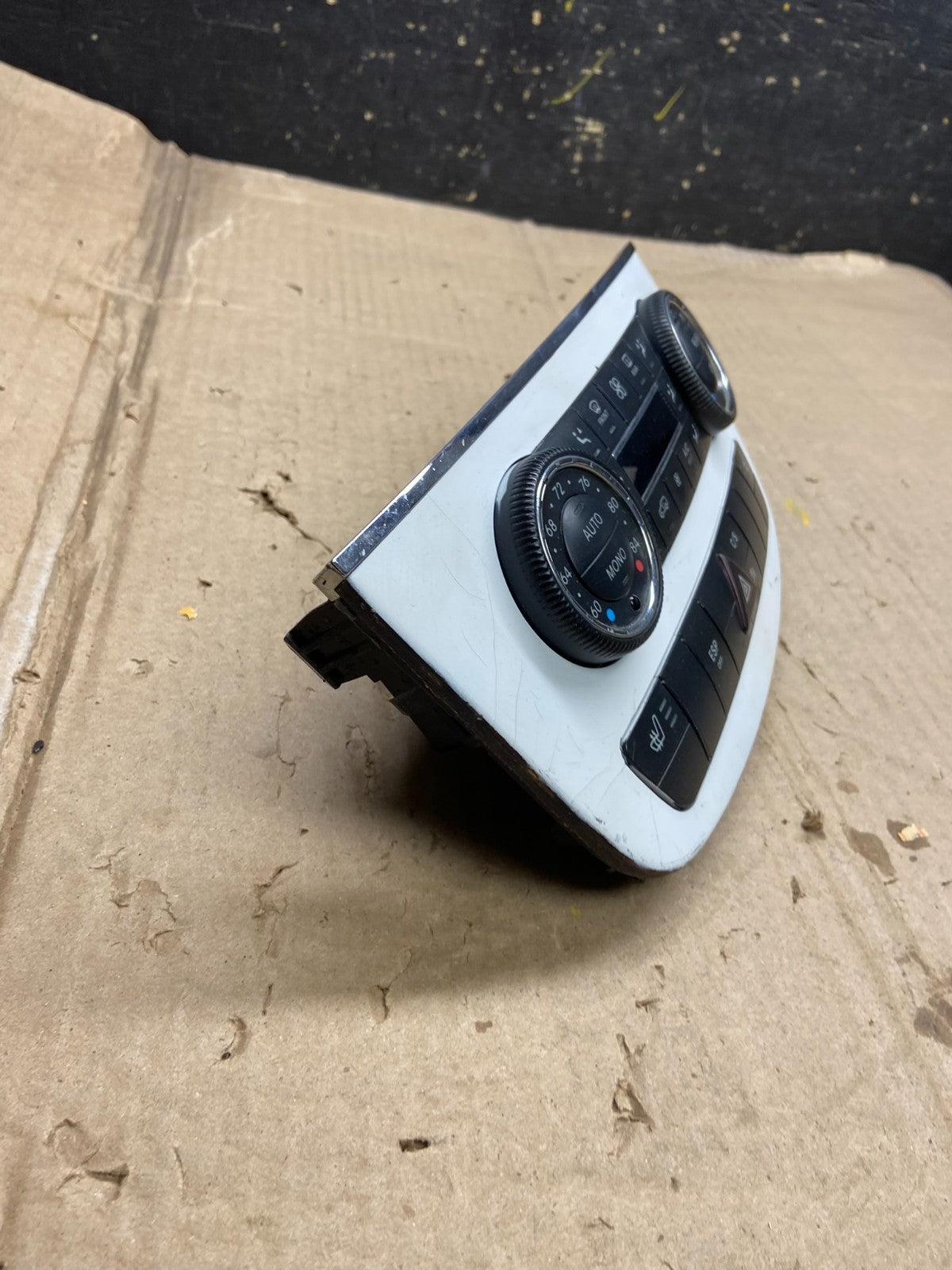2006 to 2008 Mercedes W251 R350 AC Temp Heater Climate Control OEM X5762 DG3