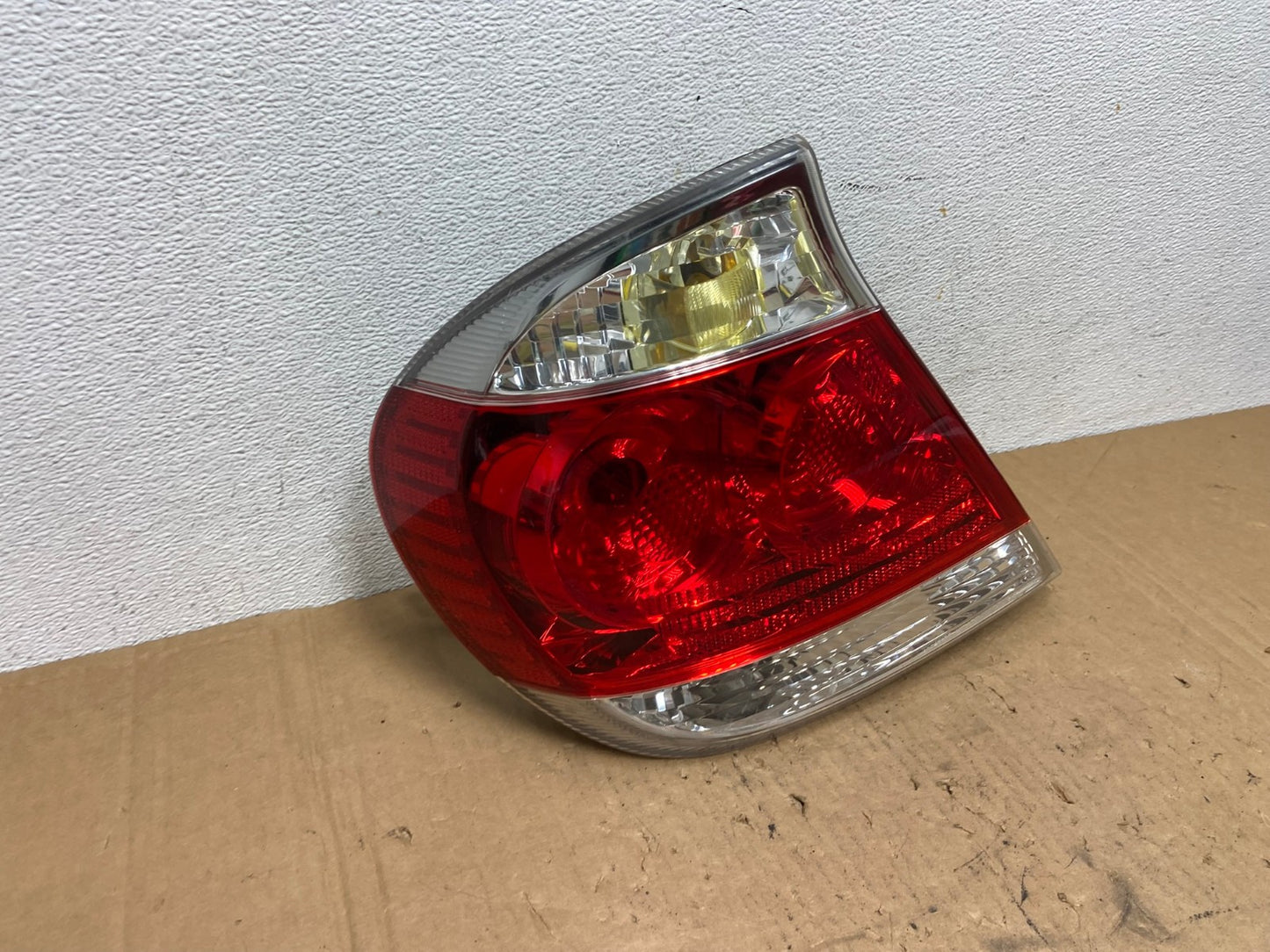 2005 to 2006 Toyota Camry Tail Light Left Driver Lh Side AD3274 LK2