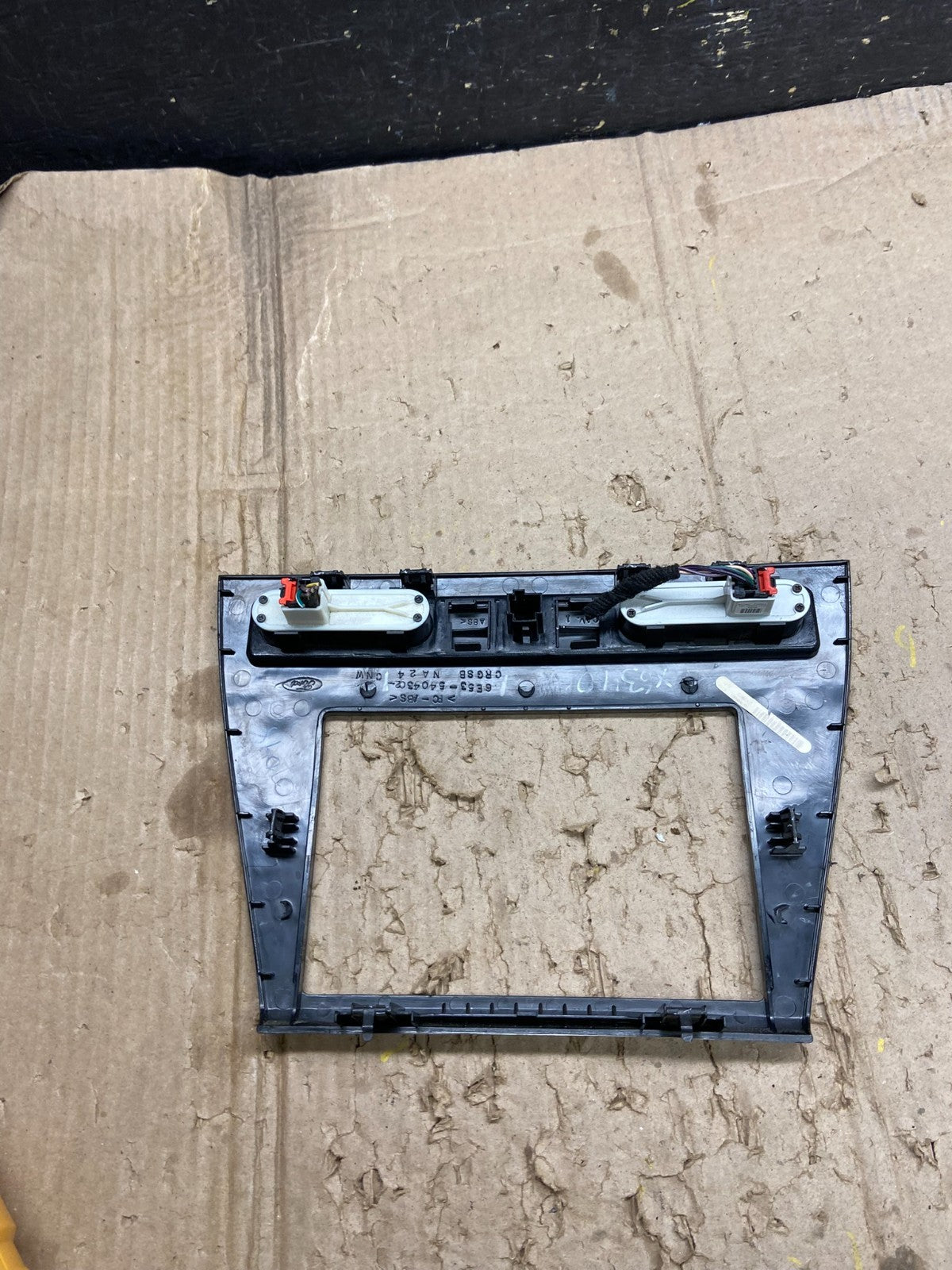 2006 to 2009 Ford Fusion Center Dash Radio Bezel Trim OEM x6340 DG3