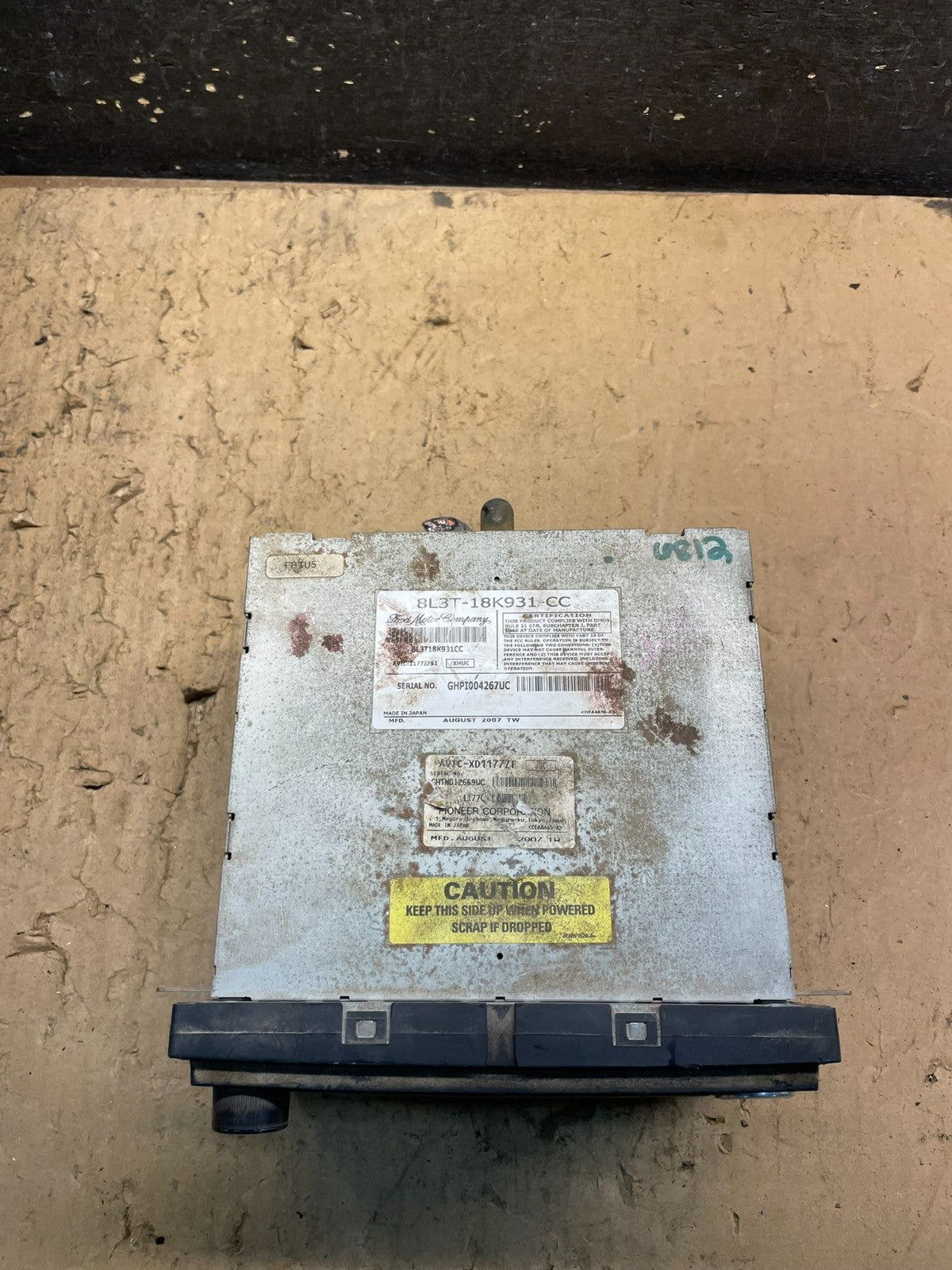 2008 - 2009 Ford Expedition Explorer Radio CD Player Screen Display OEM W6911 DG4