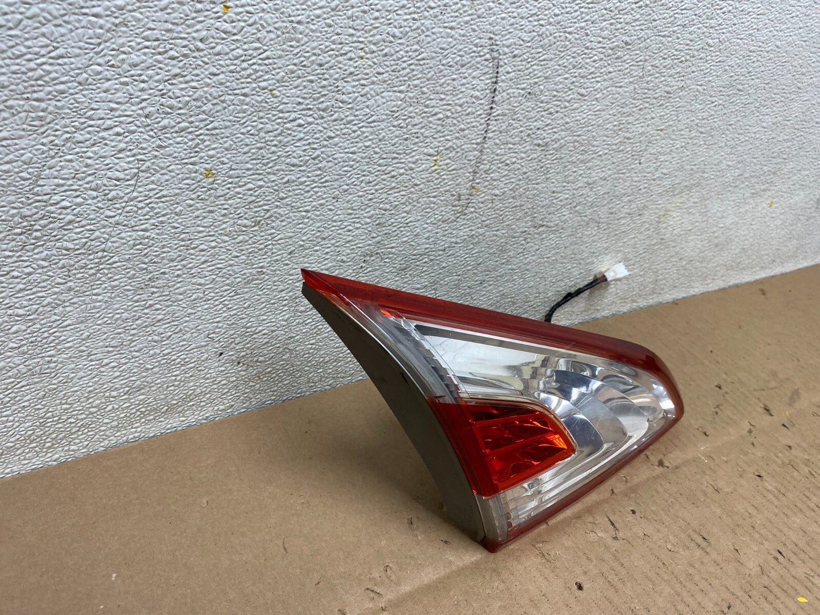 2011-2014 Nissan Murano Left Driver Lh Side Inner Tail Light Oem E04352