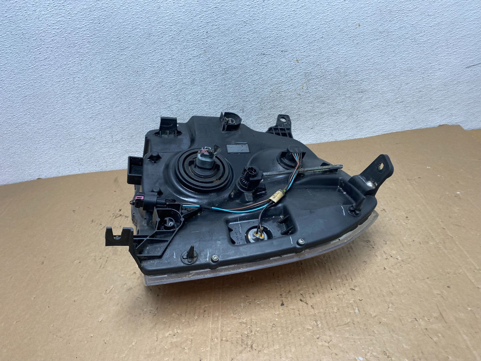 2007-2014 GMC Yukon Halogen Headlight Right Passenger Side AD8832 DW6