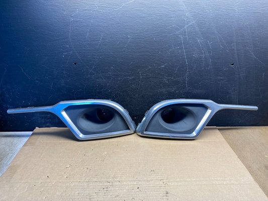 2013 to 2017 Cadillac XTS Front Left+Right Fog Light Cover Trim AE8196 DG0