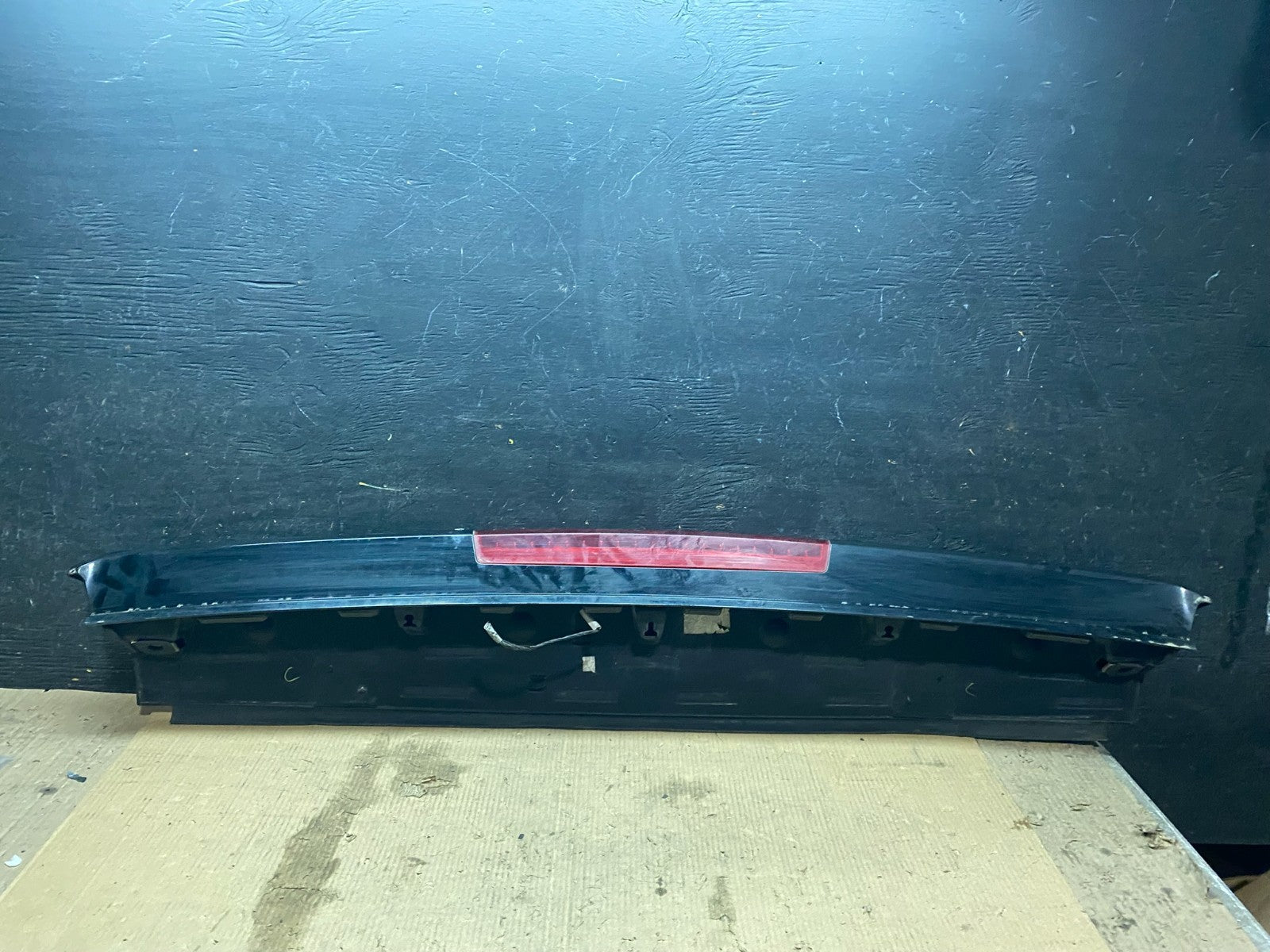 2007 to 2014 Chevrolet Tahoe Hybrid Spoiler Wing 3rd Brake Light X3551 PS8