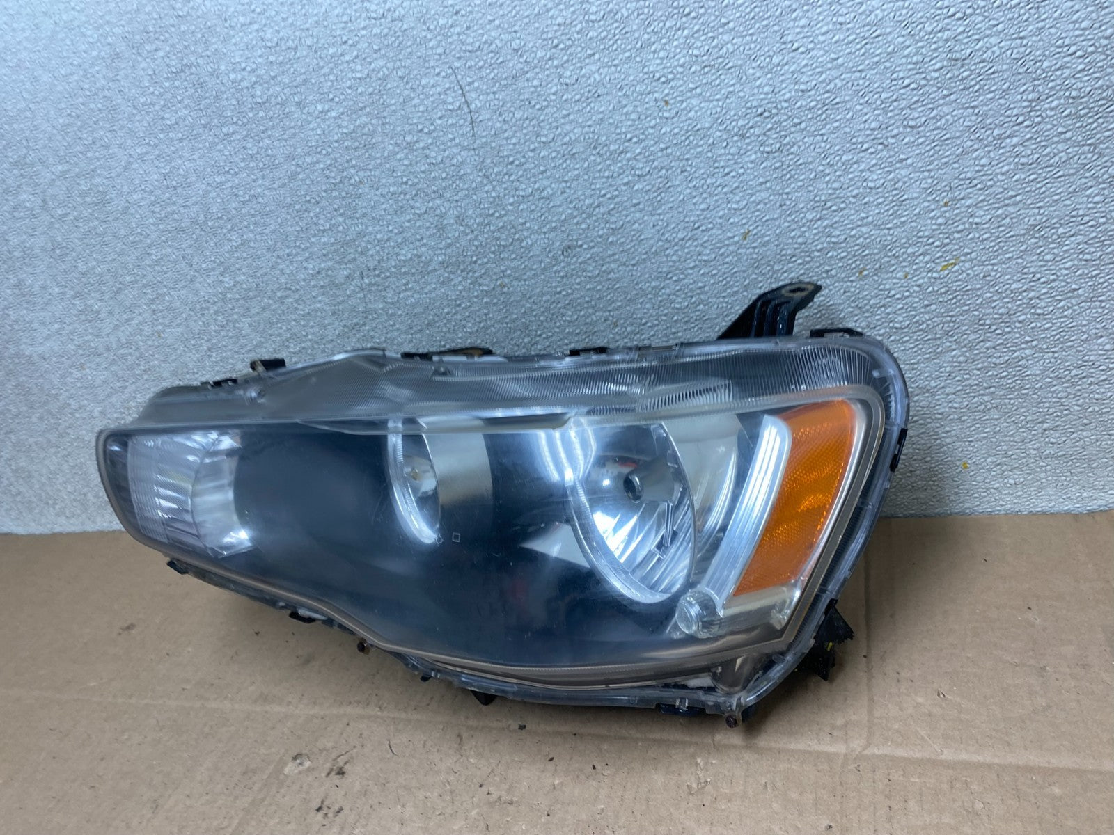2010-2013 Mitsubishi Lancer Left Driver LH Side Headlight Halogen W0737 DW1