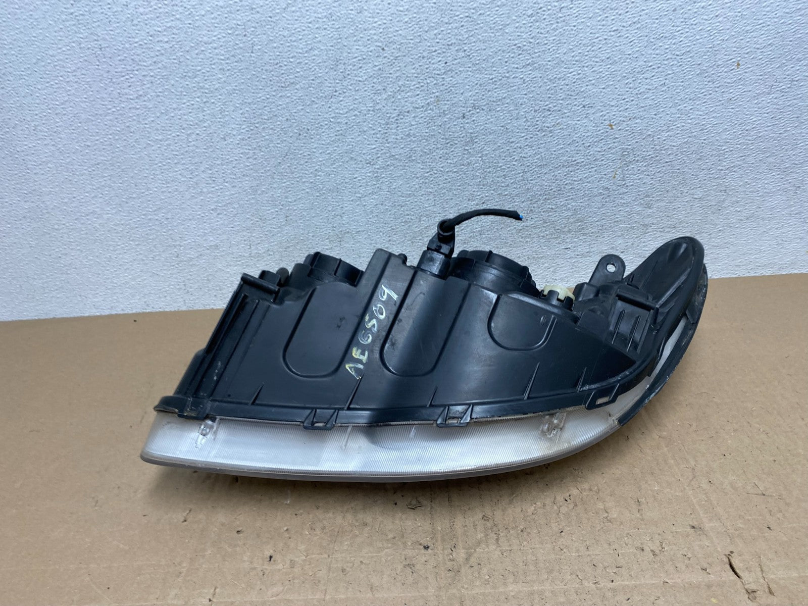 2007 2008 2009 2010 Hyundai Elantra Right Passenger Side Headlight AE6509 DW7