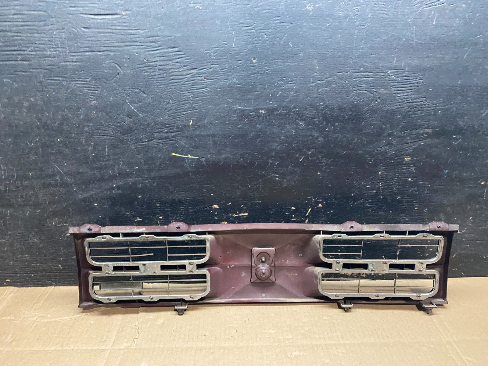 1988 to 1991 Oldsmobile 88 Eighty Eight Front Upper Grill Grille U0078 DG9