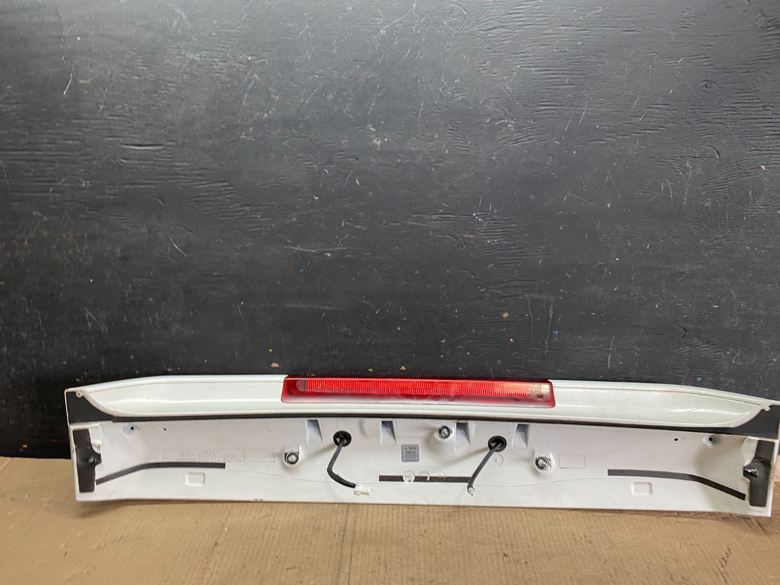 2005 to 2011 Hyundai Accent Trunk Lid Hatch 3rd Brake Light Spoiler OEM P3793 DG9