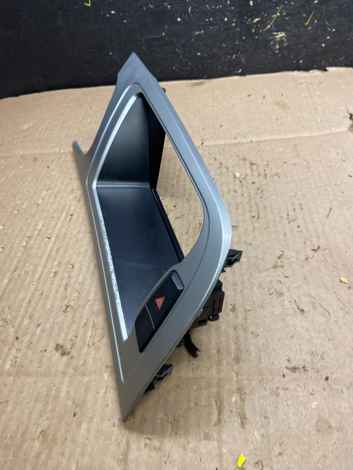 2009 to 2012 Audi A4 -Center Console Dash Radio Display Trim Bezel  Y5374 DG4