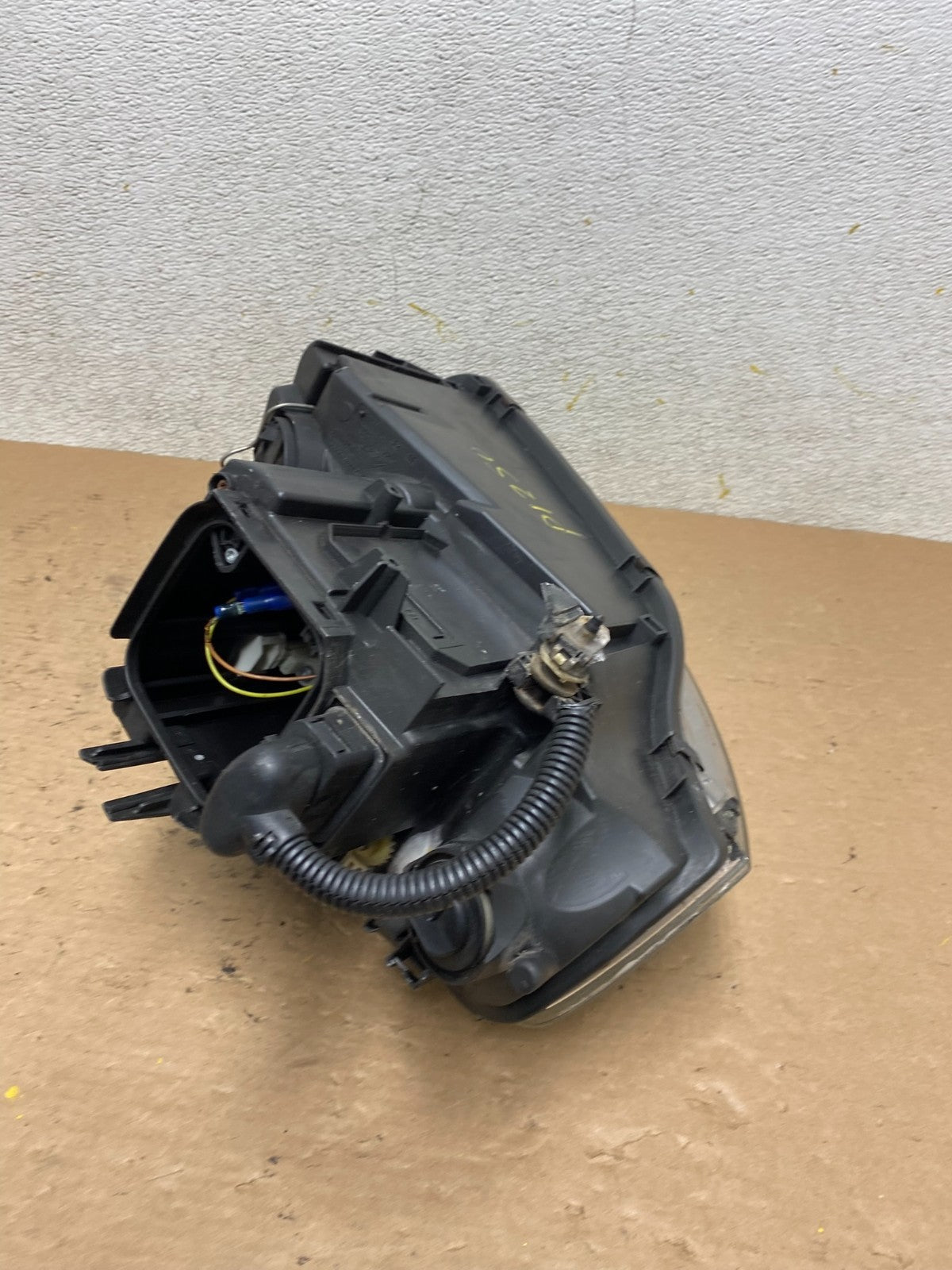 2005 to 2008 Audi A3 Left Driver LH Side Halogen Headlight OEM P1250 DW11