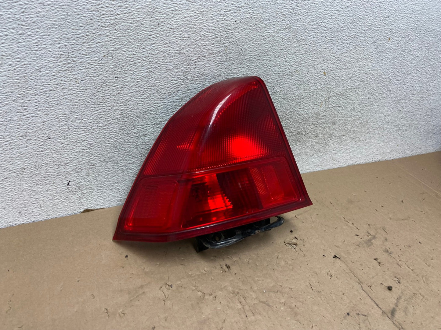 2001 2002 2003 Honda Civic Sedan Left Driver Lh Tail Light AG5670 LK2