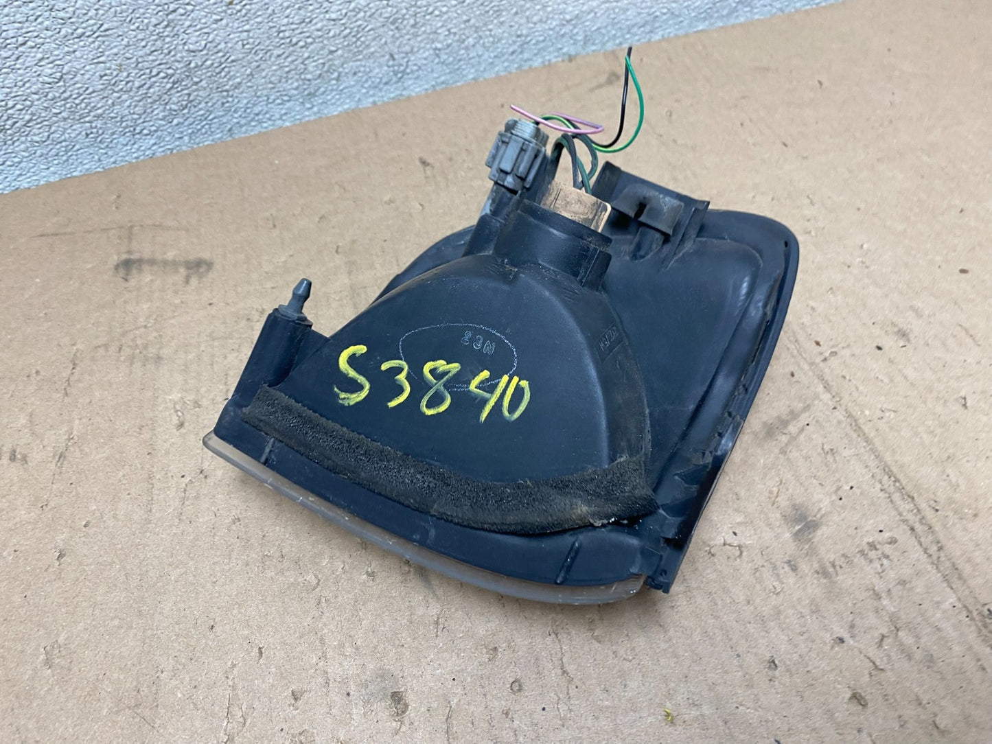 1999 - 2004 Nissan Pathfinder Front Left Driver Turn Signal Oem S3840 DW4