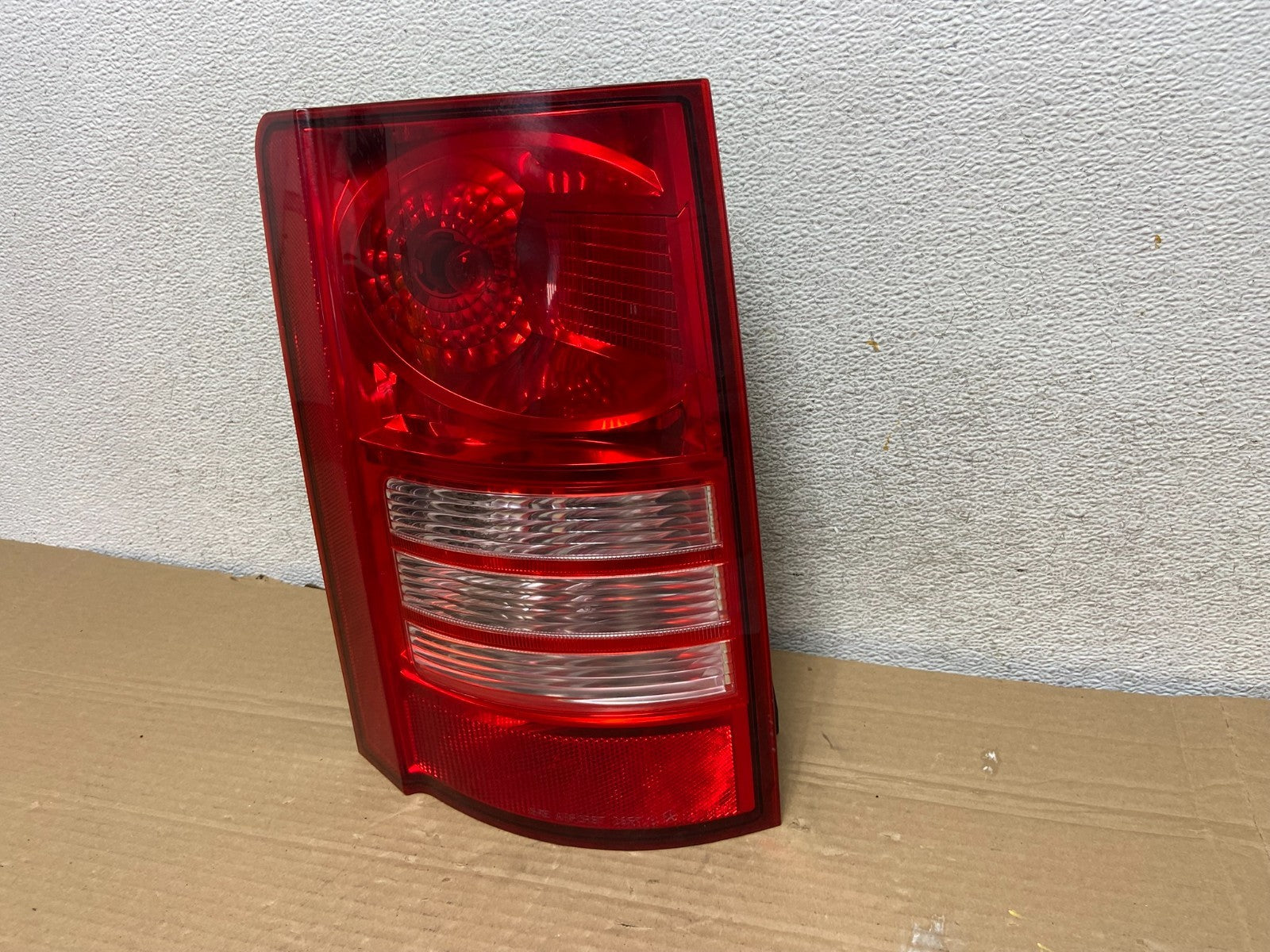 2008-2010 Chrysler Town and Country Left Driver Tail Light AG8980 DW2