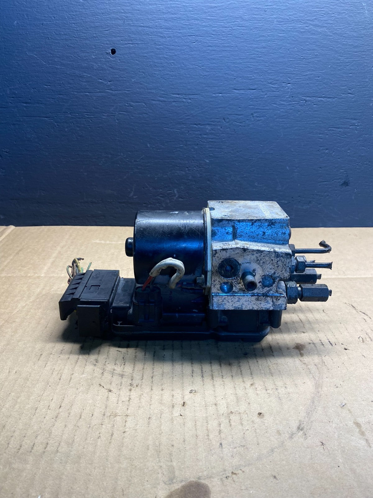 2003 2007 Ford E250 E350 Anti-Lock ABS Antilock Brake Pump ab7425 DG2