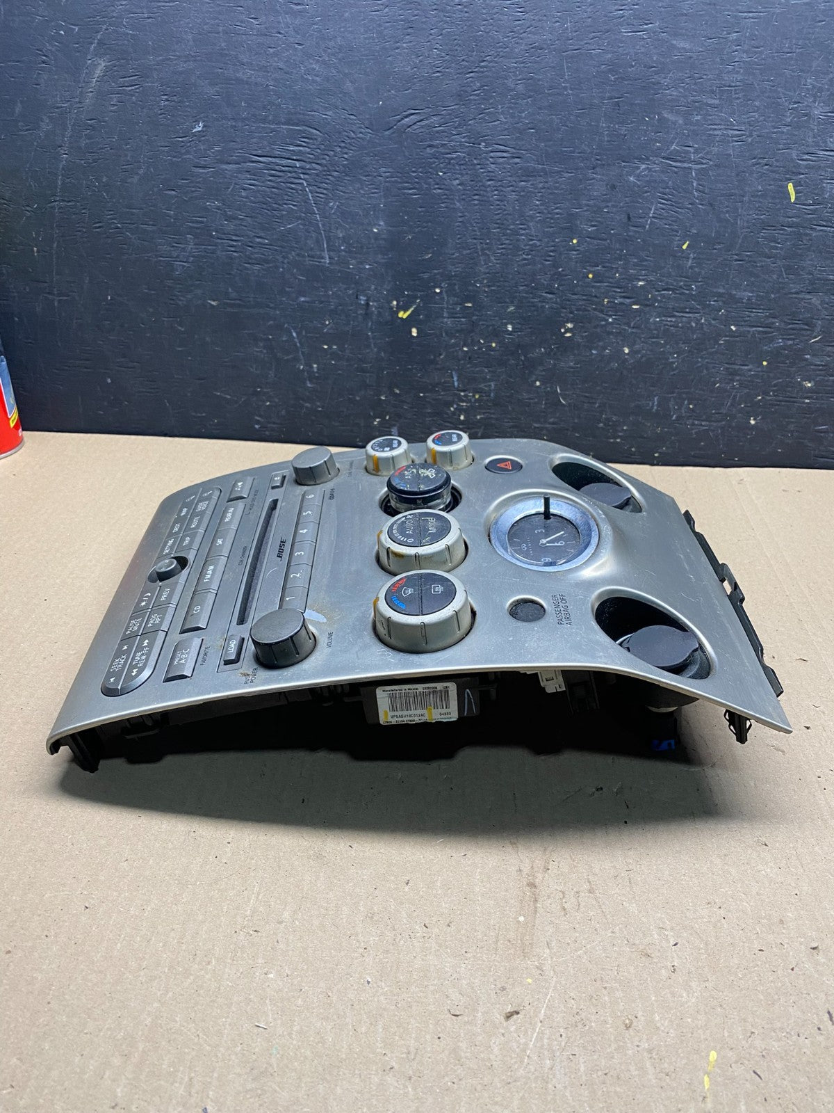 2004 to 2007 Infiniti QX56 Radio Player Climate Control Panel Bezel Z7167 DG4