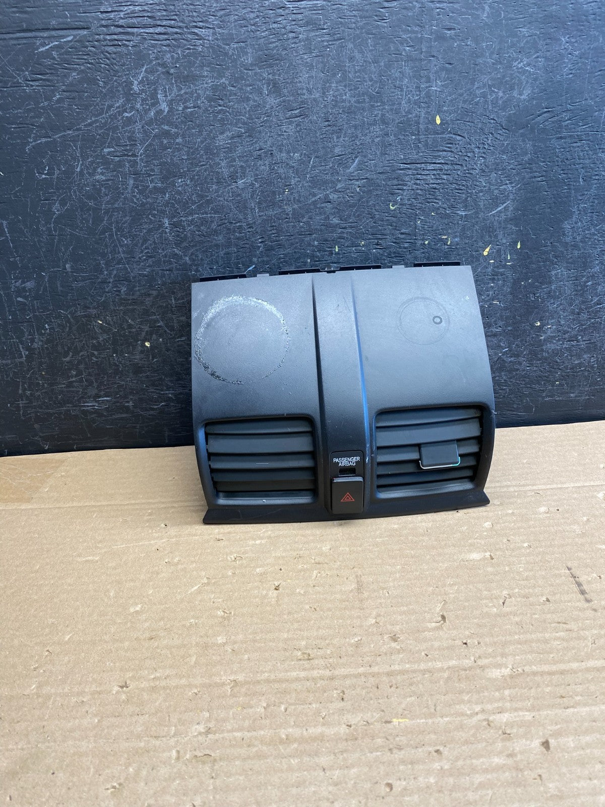 2007 to 2011 Honda CRV CR-V Front Center Panel Clock Air Vent AG6317 DG0