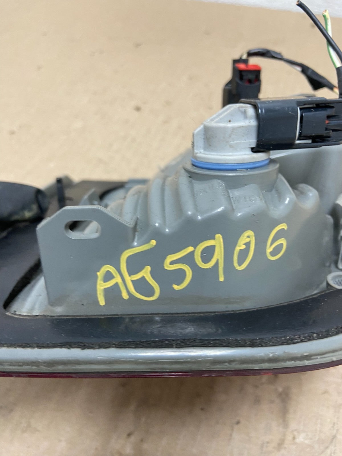 2011-2013 Jeep Grand Cherokee Right Passenger Rh Inner Tail Light AG5906 DW7