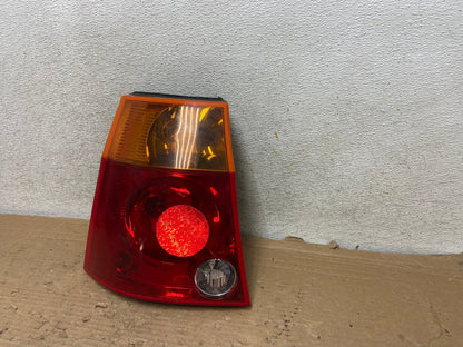 2004 2005 2006 Chrysler Pacifica Left Driver LH Tail Light AH9243 LK2