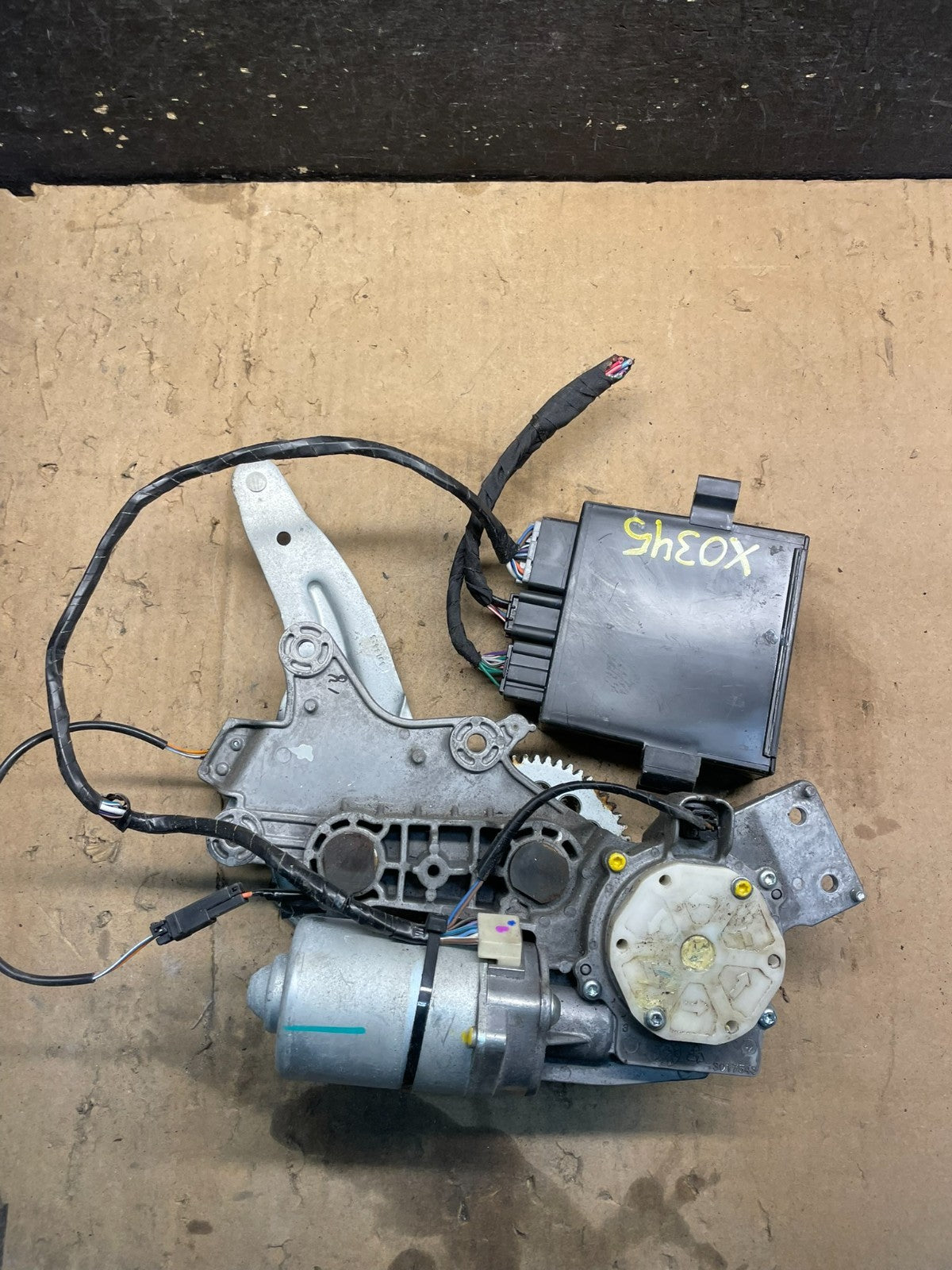2009-2012 GMC Acadia Power Motor Liftgate Tailgate Control Module X0345 DG5