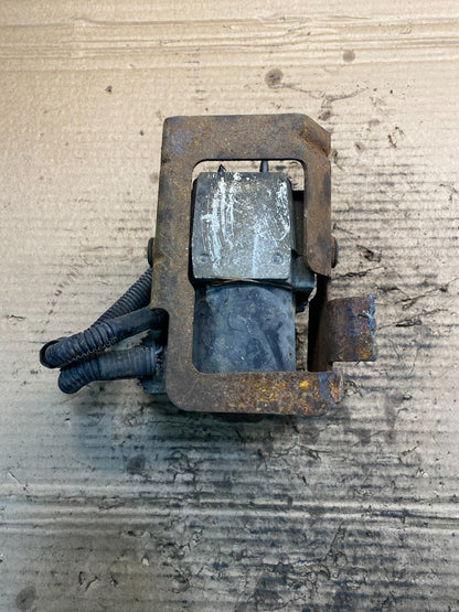 2004-07 Chevrolet Express ABS Pump Control OEM 13567136 Module AA3333 DG5
