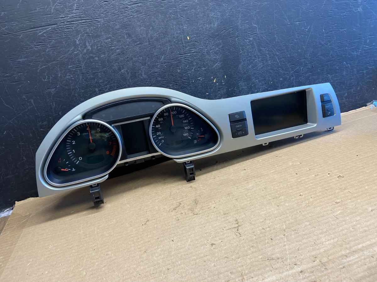 2007 - 2009 Audi Q7 Speedometer Cluster Gauge Screen Radio Bezel Trim AH3686 DG0
