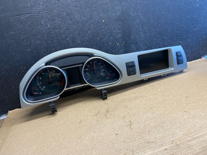 2007 - 2009 Audi Q7 Speedometer Cluster Gauge Screen Radio Bezel Trim AH3686 DG0