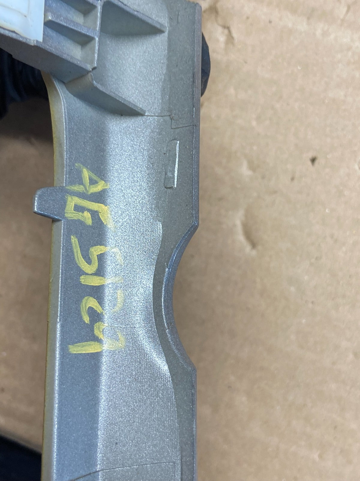 2013-2016 Chevrolet Malibu Center Radio Switch Air Vent Trim Bezel AG5129 DG9