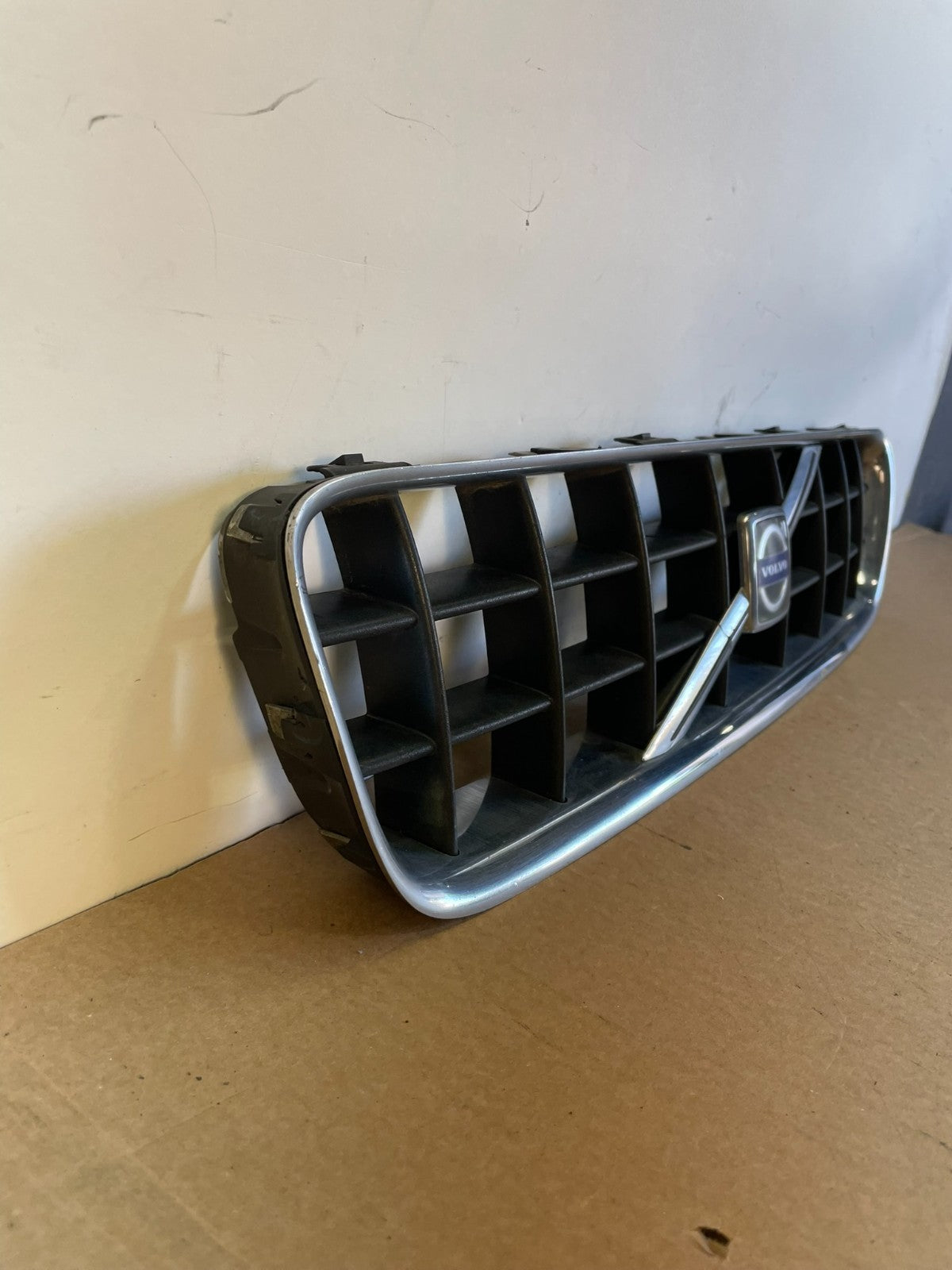 2003 to 2006 Volvo XC90 Front Upper Grill Grille AH03222