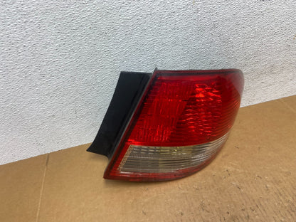 2002-2004 Infiniti i35 Right Passenger Rh Side Tail Light AE0440 DG2