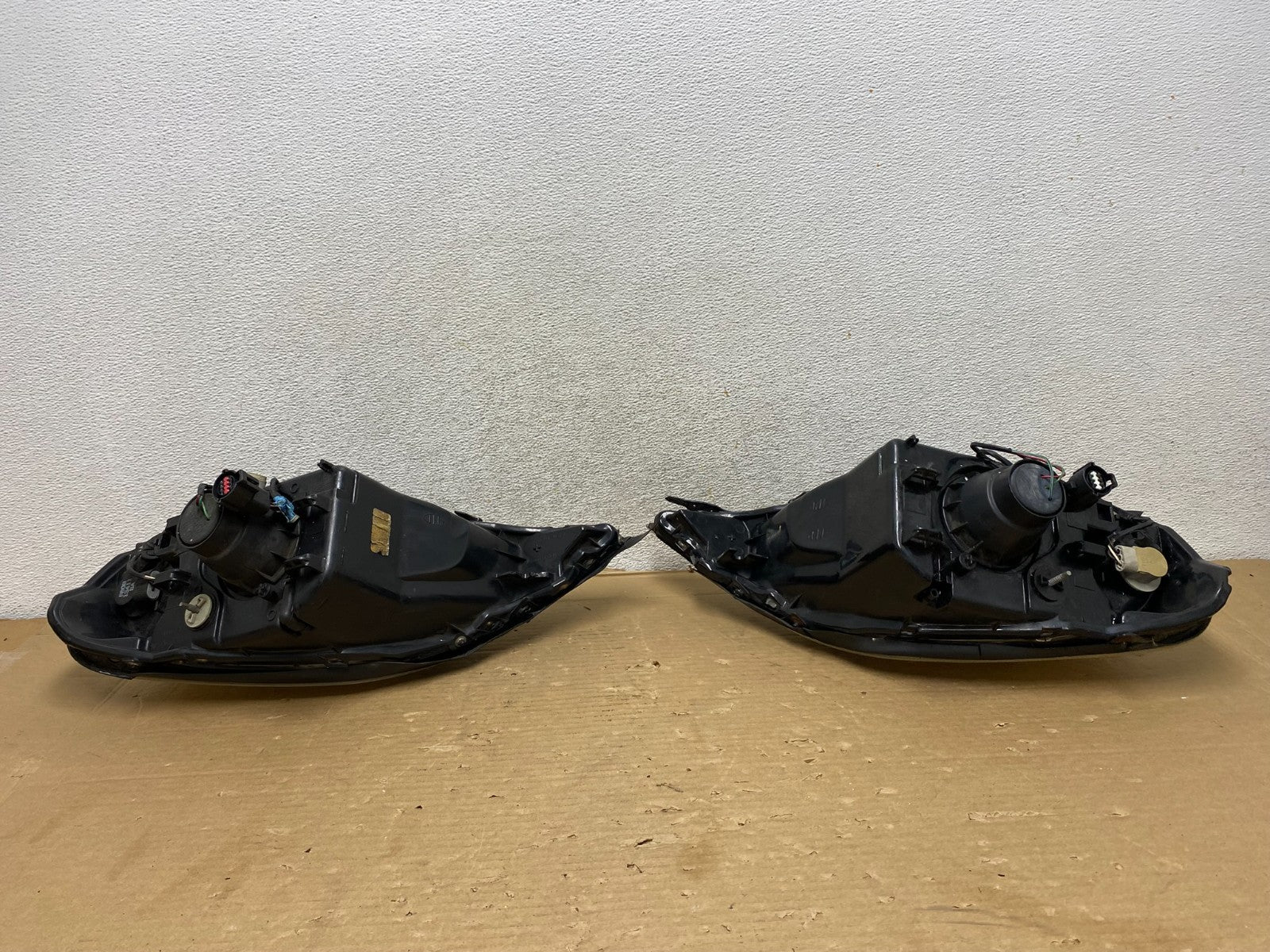 2000 to 2005 Mercury Sable Left+Right Side Halogen Headlights AG9233 DW7