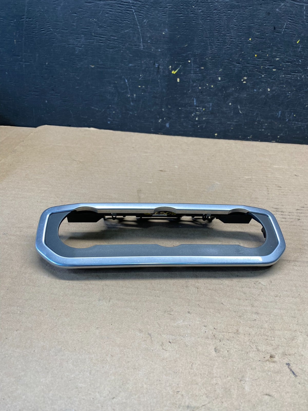 2010 to 2016 Land Rover Lr4 Center Console Shifter Floor Bezel q2508 DG3