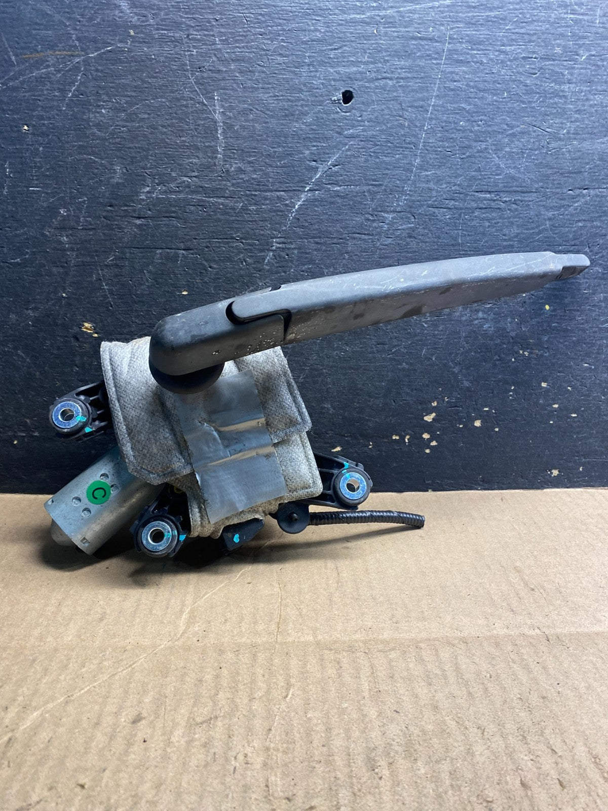 2013-2016 Nissan Pathfinder Back Door Rear Wiper Motor Wiper Blade z2473 DG0