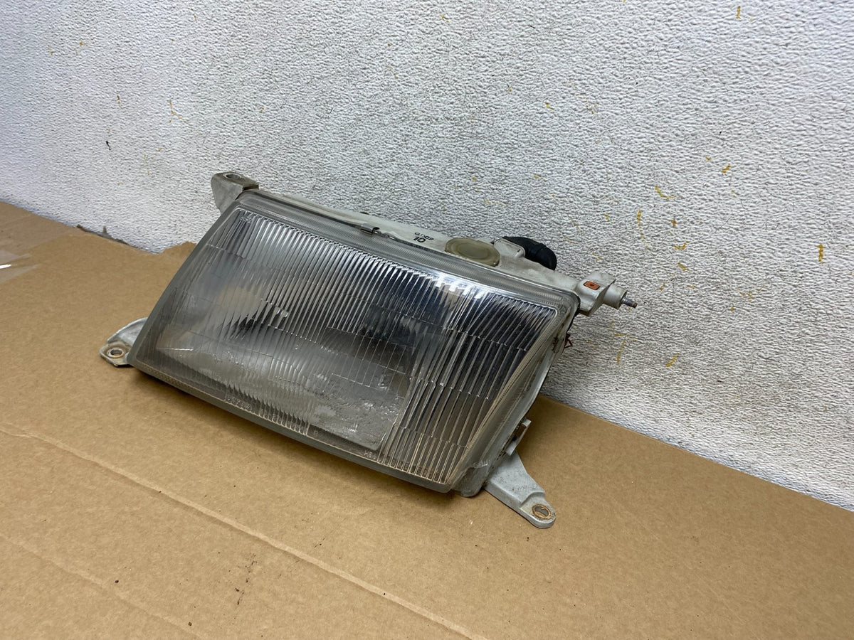 1995 to 1997 Lexus LS400 Left Driver LH Side Headlight Turn Signal AH7716 DG2