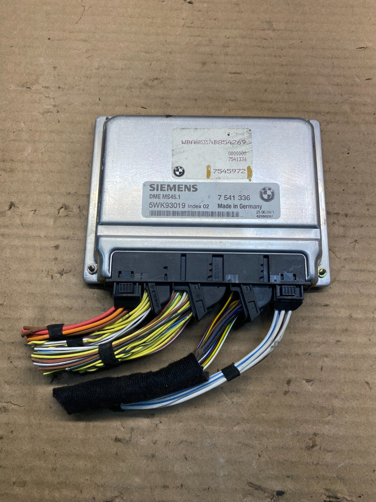 2001 - 2003 BMW 325i 525i ECU ECM Engine Control Module Computer AE0135 DG0