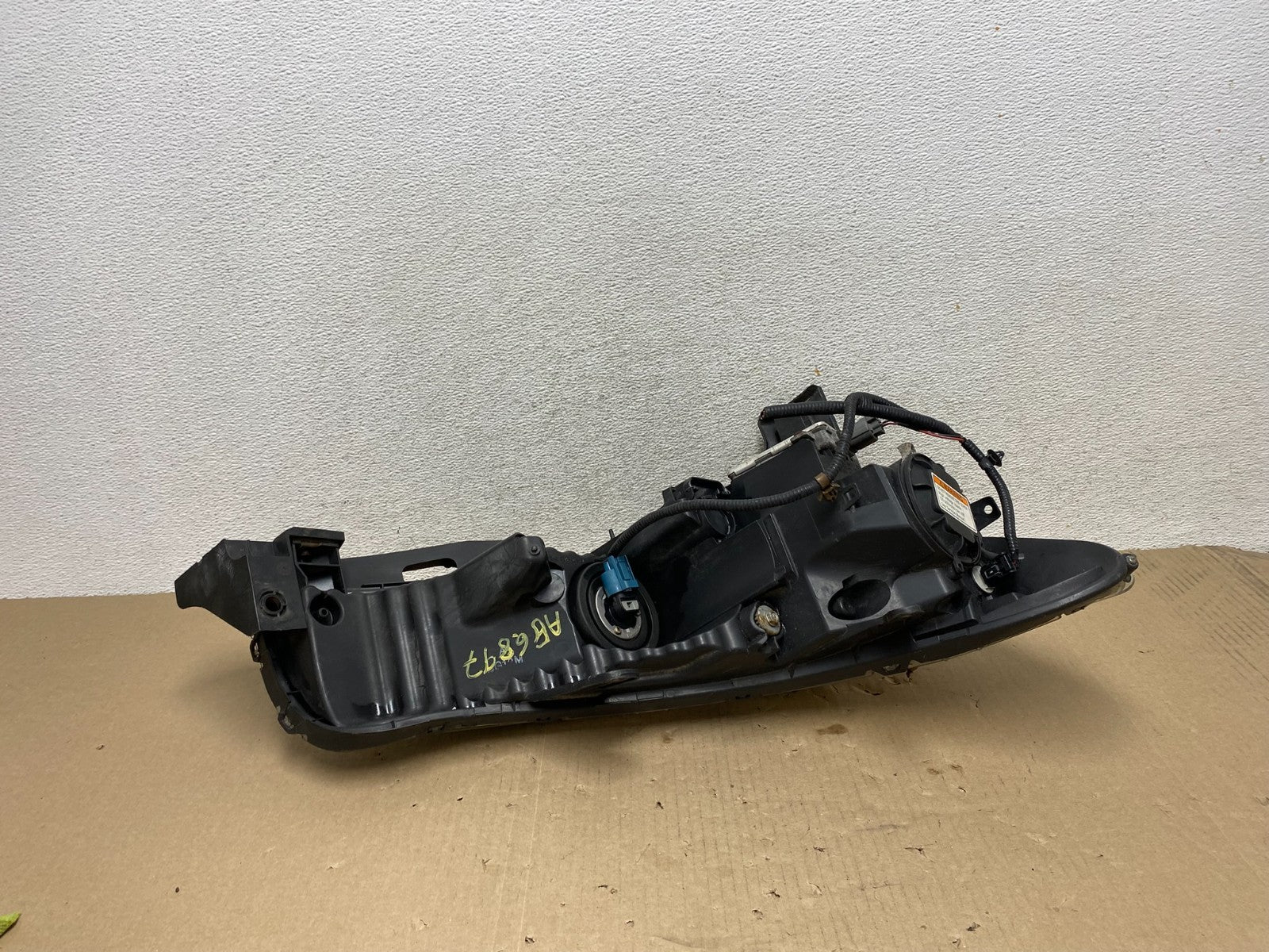 2009 to 2011 Acura TL Headlight Left Driver LH Side Xenon HID AG6897 DW4