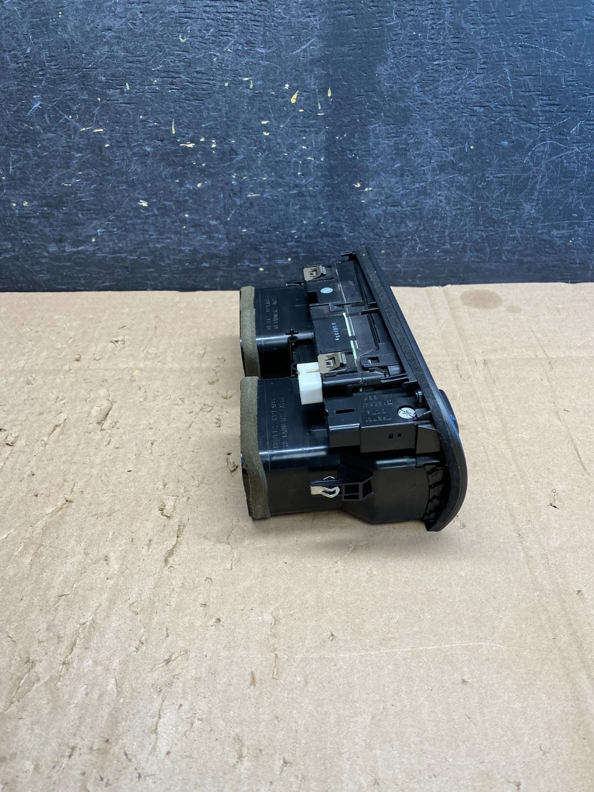 1998 to 2005 Lexus GS300 GS400 Center Air Vent Bezel Trim aj1641 DG1