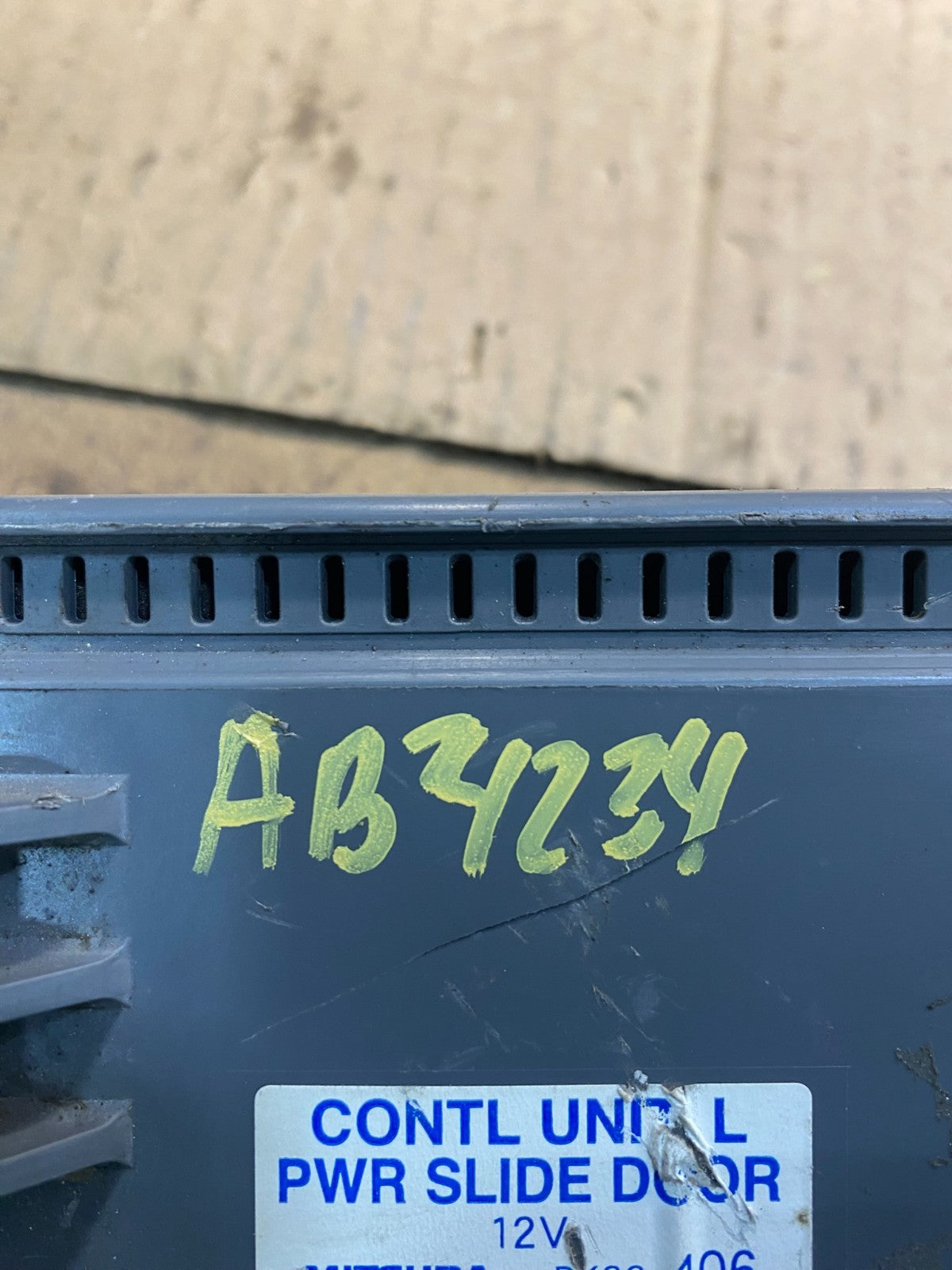 2005 - 2007 Honda Odyssey Rear Left Driver Sliding Door Module AB4234 DG2