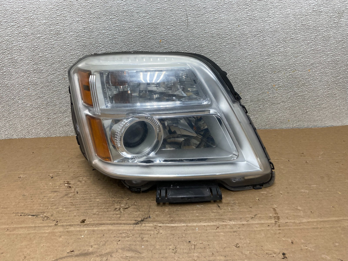 2010 to 2015 GMC Terrain Halogen Passenger Right Rh Side Headlight Oem AB4894 DW0