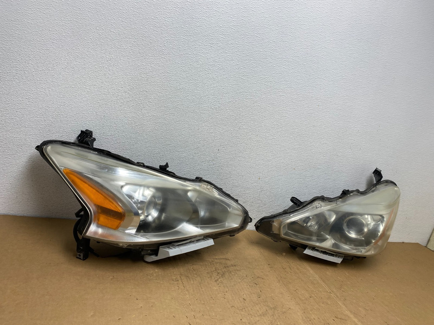 2013 to 2015 Nissan Altima Left+Right Side Set Halogen Headlights AD1313 DW2