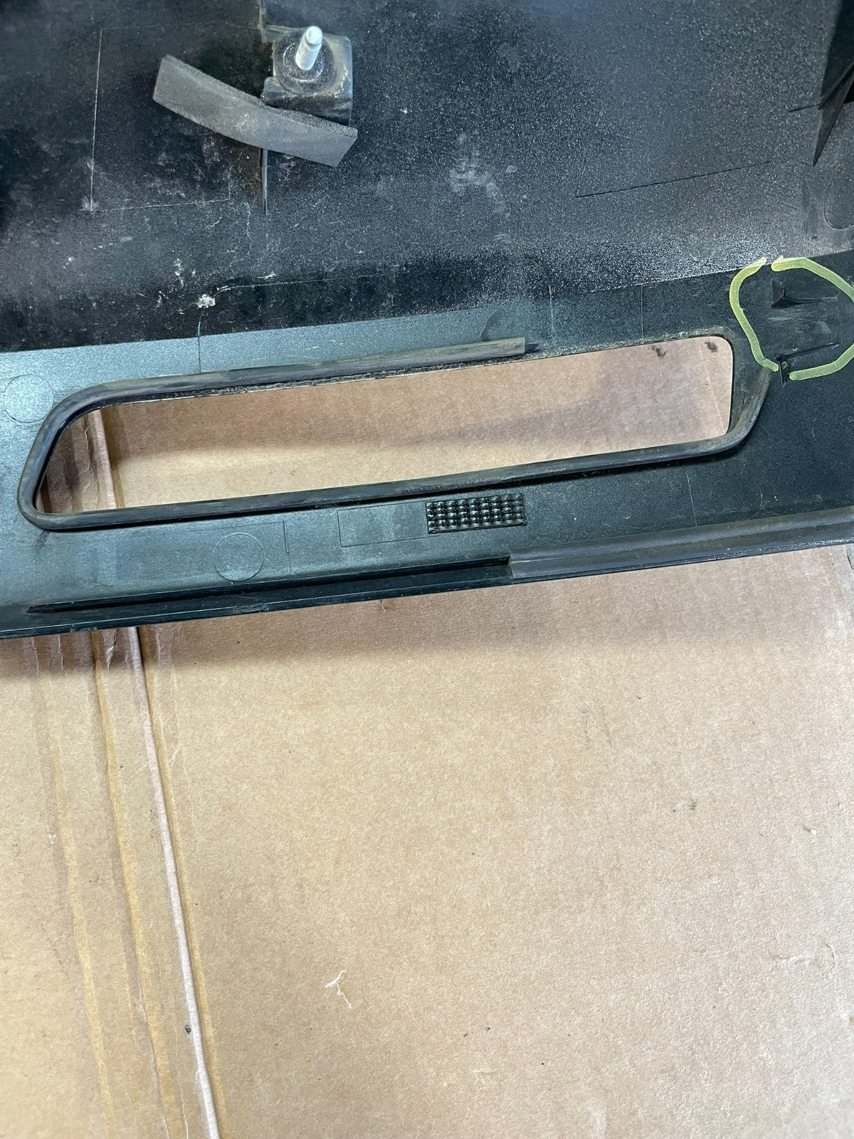2005-2009 Subaru Legacy Outback Tail Lift Gate Trunk Finish Molding AE8344 DG7