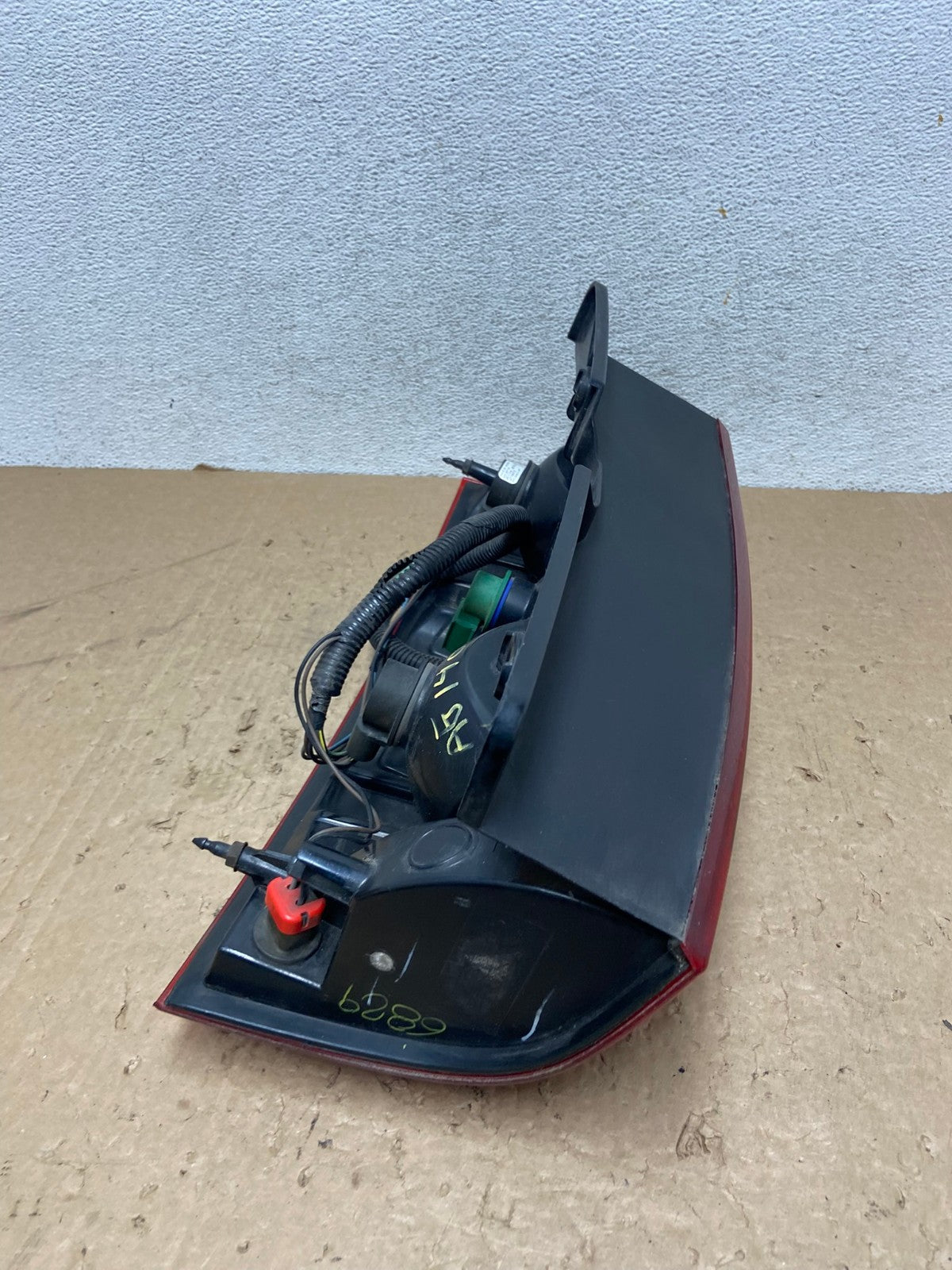 2008-2014 Chevrolet Tahoe Suburban Right Passenger Rh Tail Light AG1401 LK6