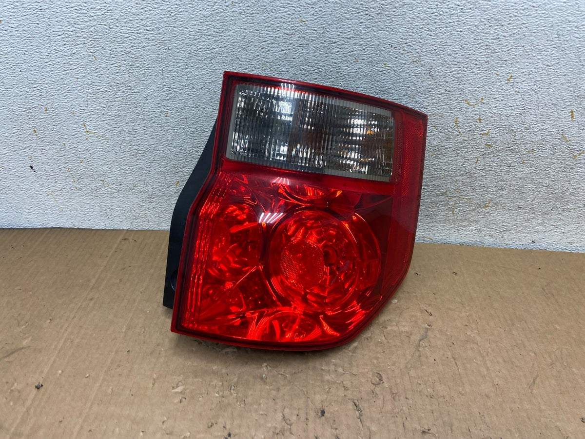 2003 to 2008 Honda Element Right Passenger Rh Side Tail Light AI9098 LK0