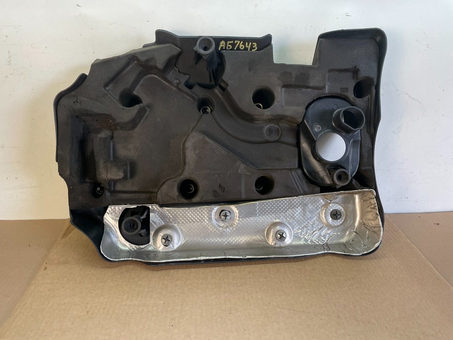 2012 - 2017 Fiat 500 MultiAir Engine Motor Cover AG7643 DG3