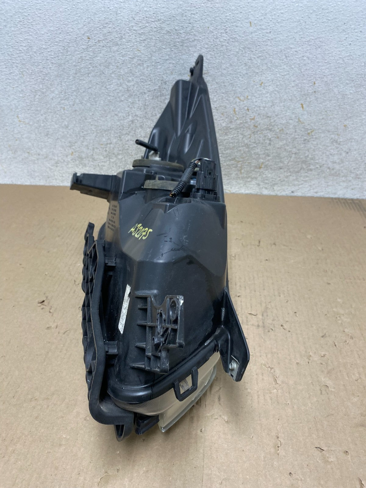 2013 - 2016 Ford Escape Headlight Left Driver Lh Side Halogen AJ2075 DW8