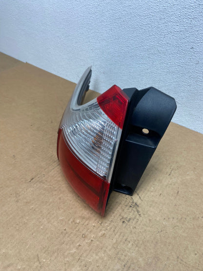 2015 - 2019 Toyota Sienna Left Driver Lh Side Tail Light OEM AC1834 LK1